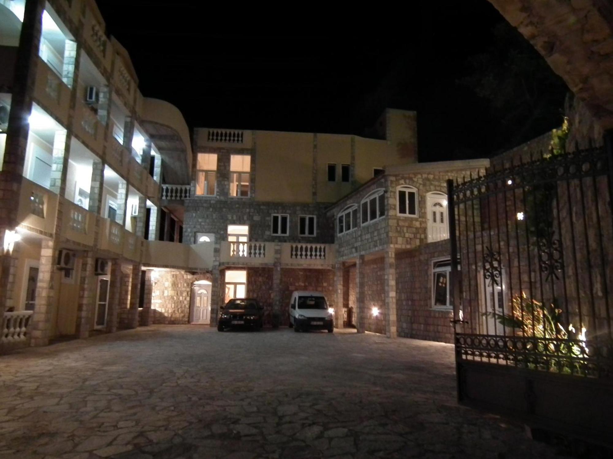 Castellamare Residence Петровац Экстерьер фото