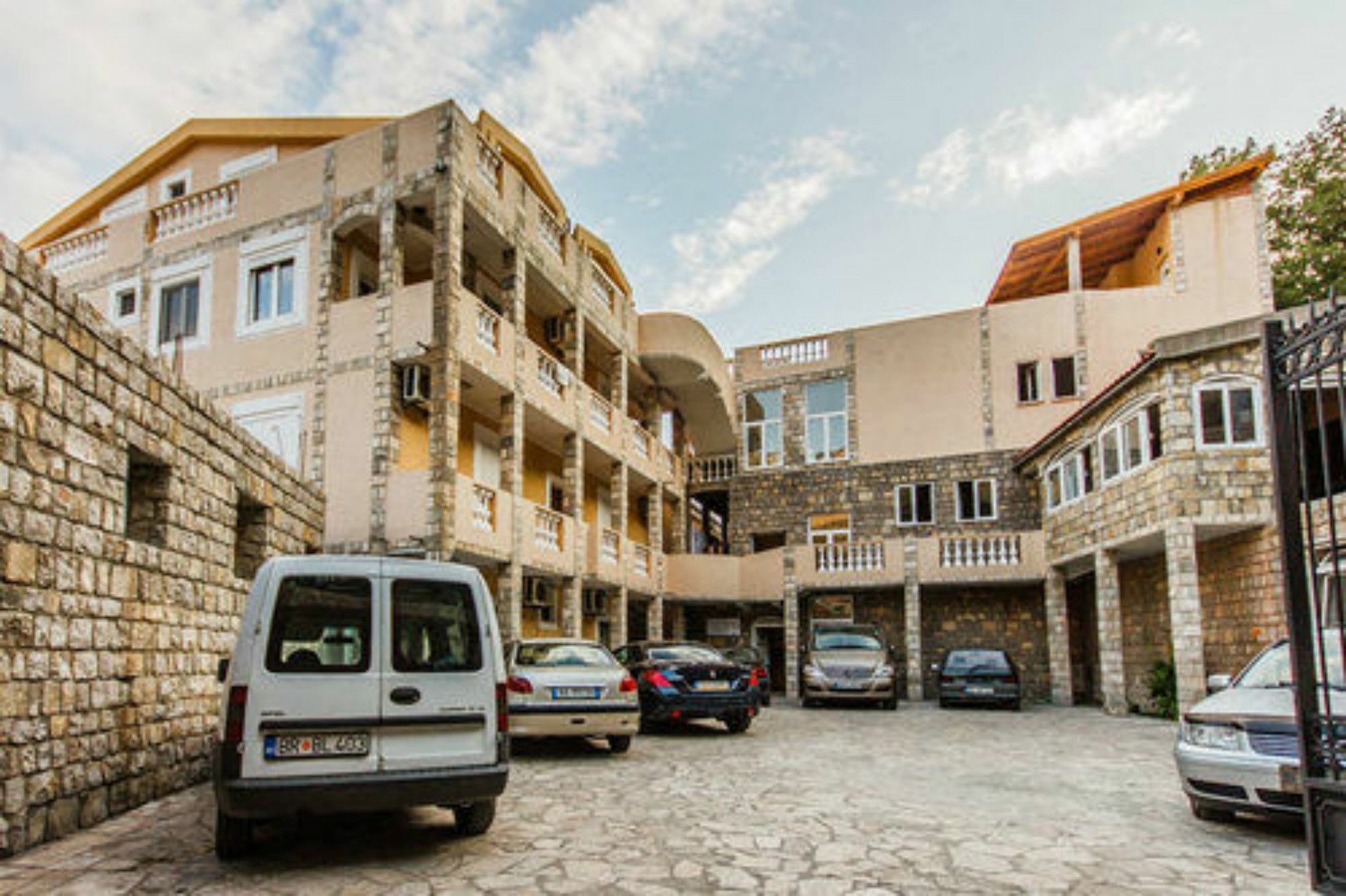 Castellamare Residence Петровац Экстерьер фото